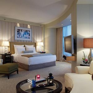 Premier Suite 1 Bedroom Suite 1 King City view